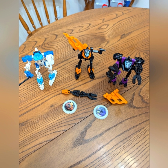 Lego Technic throw bots.  Y2K. 3 total. All parts may not be there. 3 Discs - Picture 1 of 3